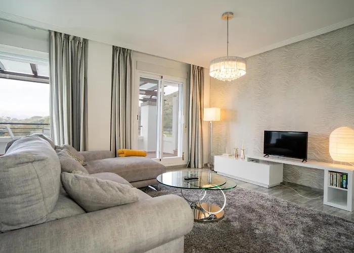 El Lago De Los Arqueros 2 Bedrooms Penthouse En Benahavis