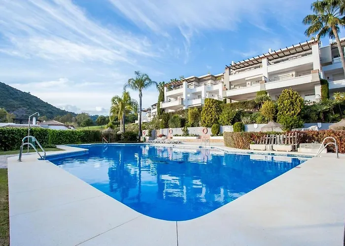 El Lago De Los Arqueros 2 Bedrooms Penthouse En Benahavis
